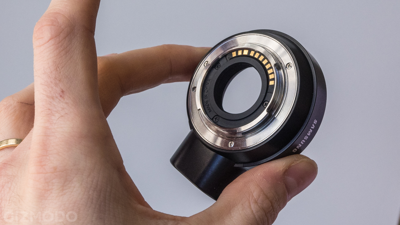 Illustration for article titled Samsung NX Mini: A Tiny New Camera System For the Selfie Generation